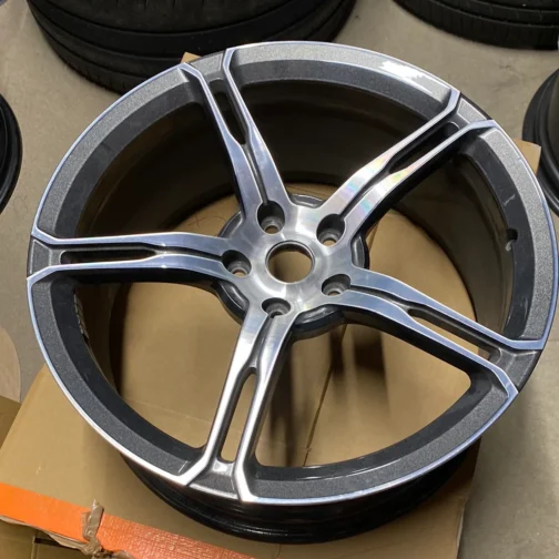 GENUINE MCLAREN 650S FRONT WHEEL - DIAMOND CUT/ GREY